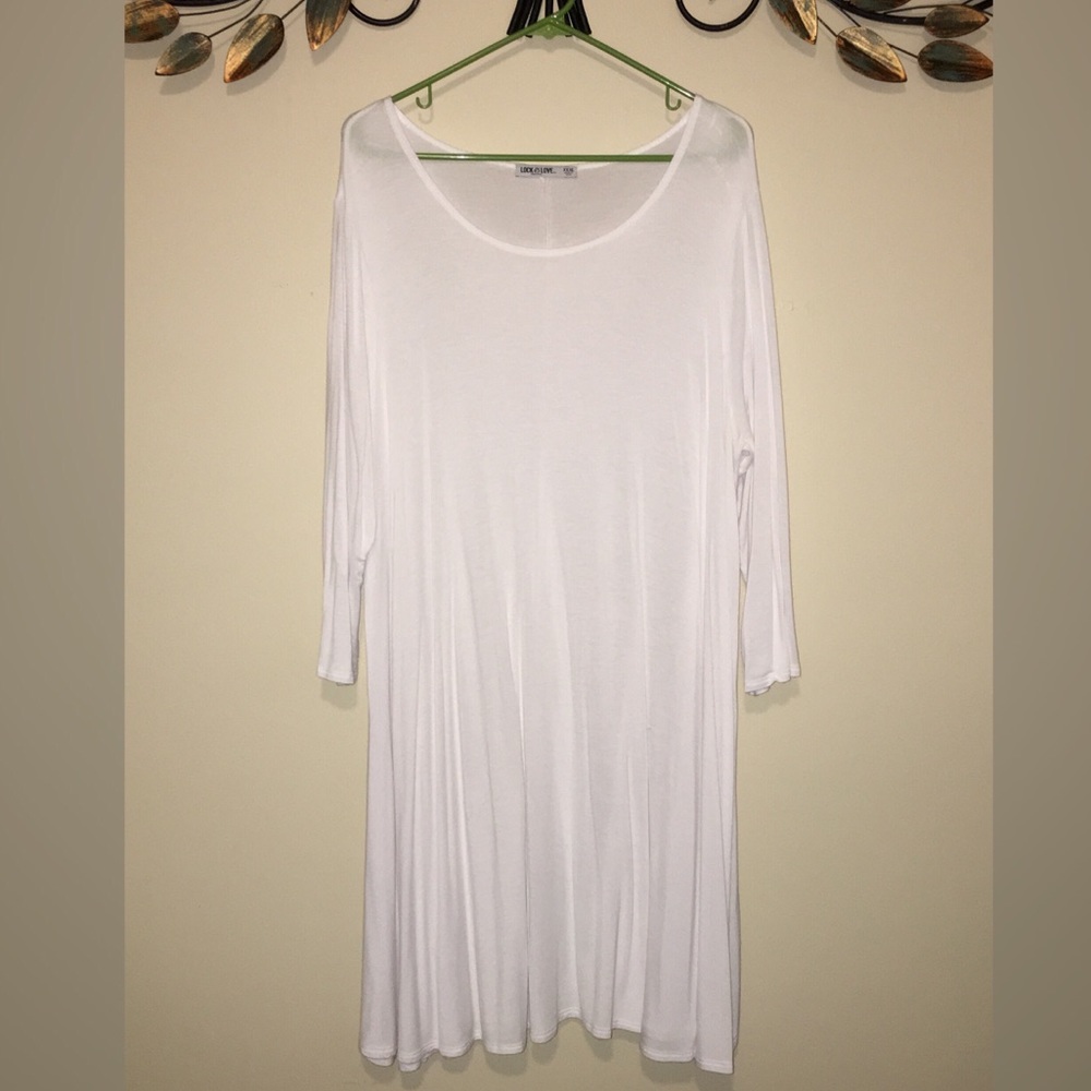 White, 3/4 sleeve, dress